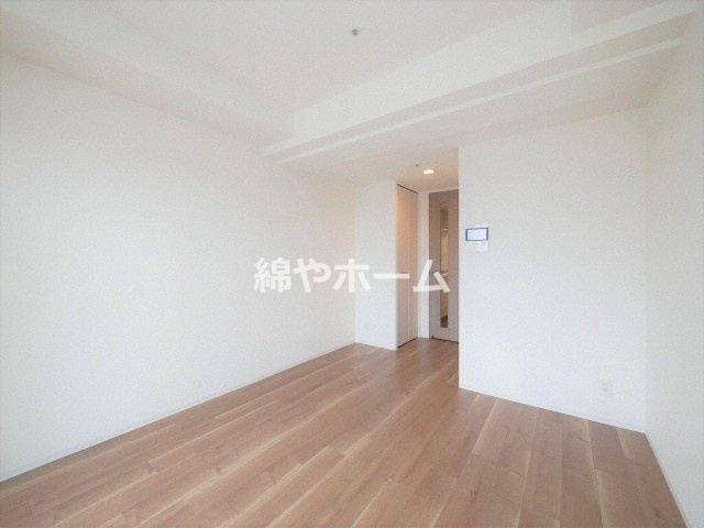 エスリード難波ザ・ゲートの洋室|ゆったりした洋室です