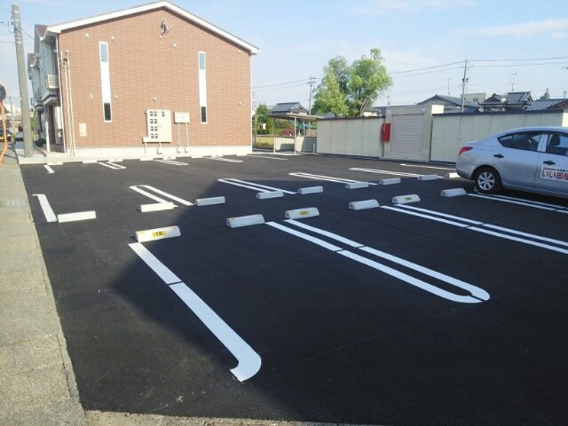 ラヴェールの駐車場