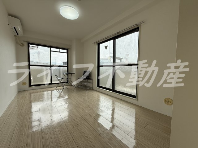 ファースト・ネットの居間・リビング|おしゃれな居間です