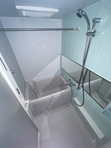 メゾンエスプリ生田の浴室