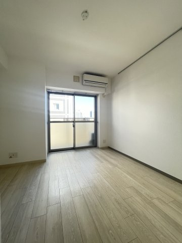 メゾンエスプリ生田の寝室