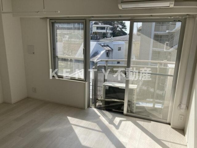 【居間・リビング】 | パークナードフィット田園調布 | こちらの居間で趣味の時間をお楽しみください