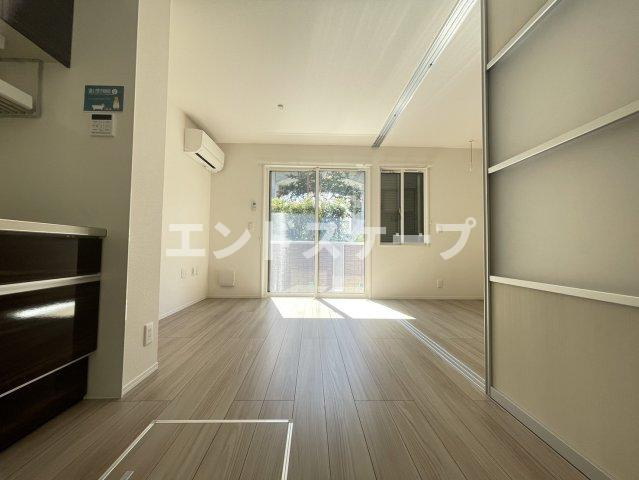 クロッシア三河町の居間・リビング|高崎、前橋エリアのお部屋探しはエンドスケープまで！お客様の理想お聞かせ下さい♪
内装の色味が画像と異なる場合がございます。