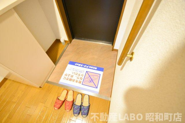 ぷりんすマンションの玄関