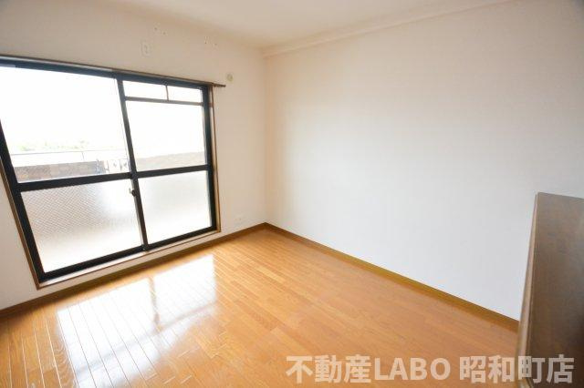 ぷりんすマンションの洋室