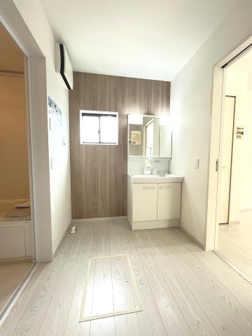 【洗面所】 | 春日市惣利4丁目1期　1号棟（全1棟）【仲介手数料無料・0円】 | 現地写真。