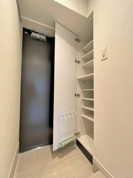 ＤｅＬＣＣＳ　ＩＫＥＢＵＫＵＲＯの玄関