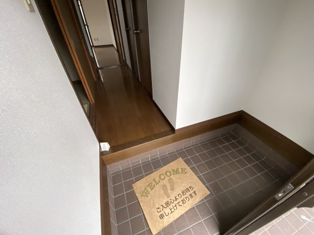 御立東戸建て1丁目12-5の玄関