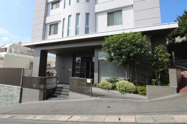 アンピール輝国の外観