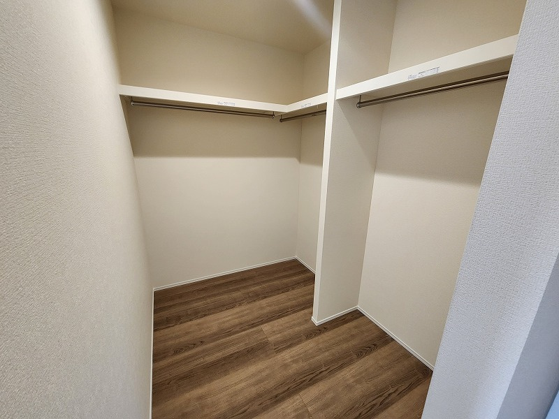 小牧市大字久保一色　新築戸建　２号棟の収納