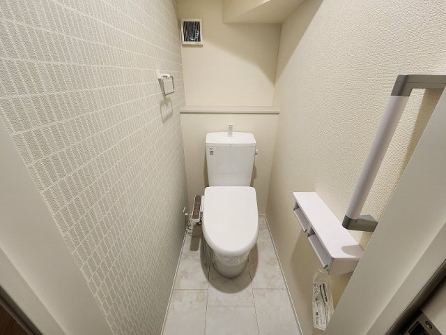 小牧市大字久保一色　新築戸建　２号棟のトイレ|1階のトイレです