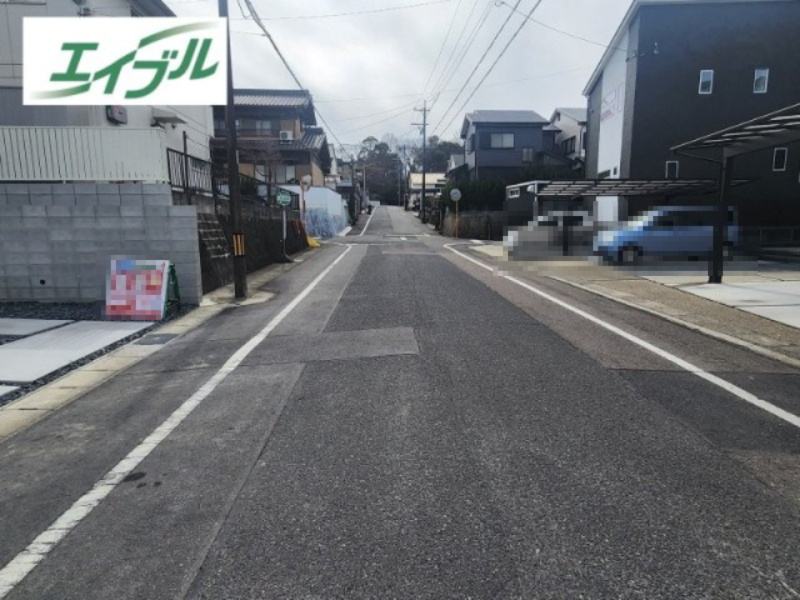 小牧市大字久保一色　新築戸建　２号棟の前面道路含む現地写真