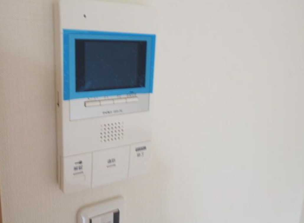 モンターニャダルジェント　角部屋　ウォークインクローゼット　オートロックのセキュリティ