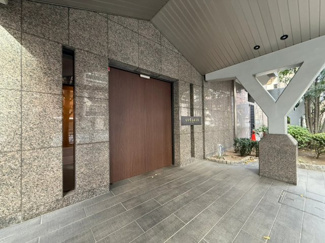 【エントランス】