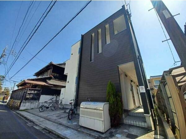Eternal Court TSURUMAIの外観