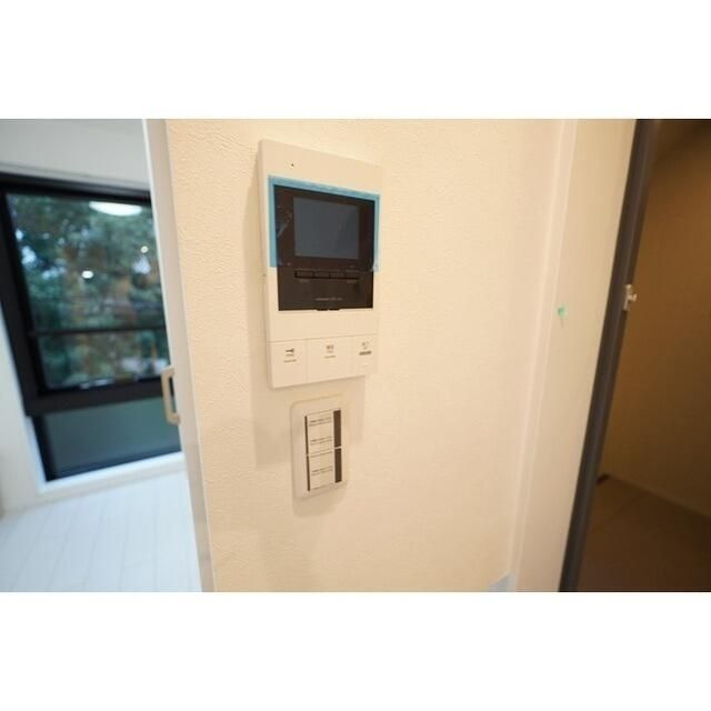 プレジール三軒茶屋 のバルコニー|■２面採光■室内物干機■エアコン