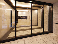 プレサンス松屋町グレースのエントランス