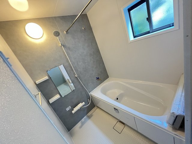 【浴室】 | 福岡市南区皿山4丁目3期　2号棟（全2棟）【仲介手数料無料・0円】 | 現地写真。浴室です。