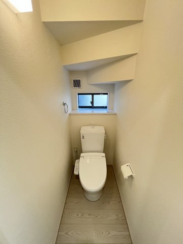 【トイレ】 | 福岡市南区皿山4丁目3期　2号棟（全2棟）【仲介手数料無料・0円】 | 現地写真。