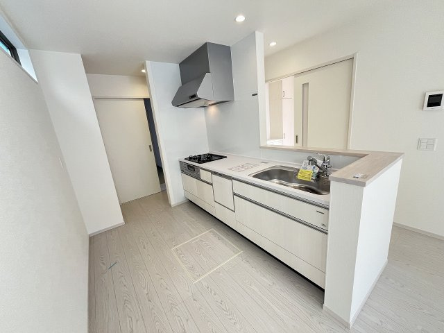 【キッチン】 | 福岡市南区皿山4丁目3期　2号棟（全2棟）【仲介手数料無料・0円】 | 現地写真。