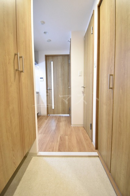 フォーリアライズ阿波座ウエストの玄関