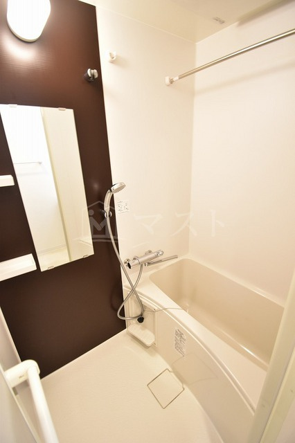 フォーリアライズ阿波座ウエストの浴室