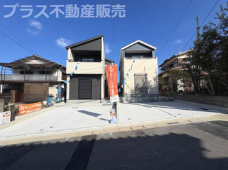 【外観】 | 現地写真。プラス不動産販売なら、現場の全ての棟をまとめてご見学頂けます。
