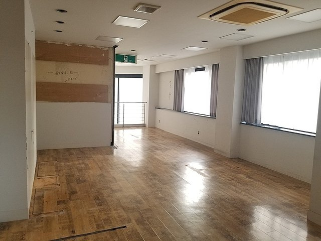 中村ビルの内装