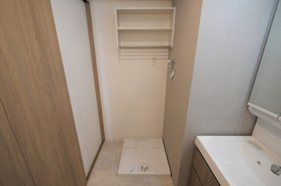 【設備】 | プレサンスNEO九条ディアシス | 洗濯機置き場です