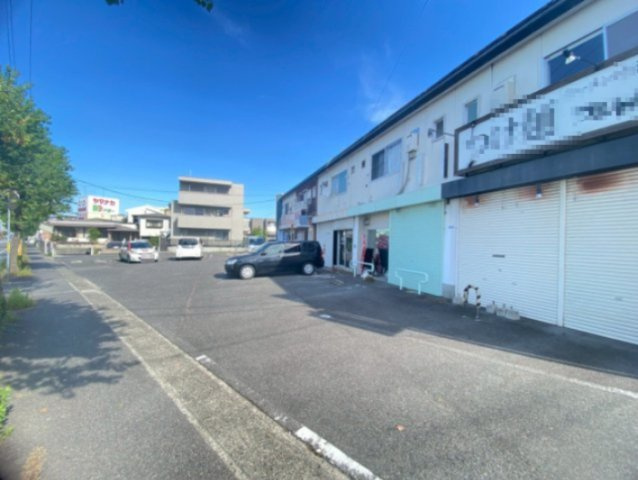 今池町 天野様住居付店舗の駐車場