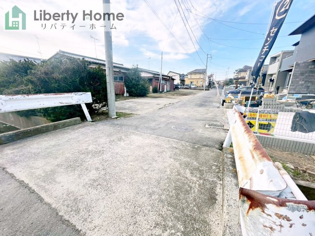 取手市青柳第3期　新築戸建の前面道路含む現地写真