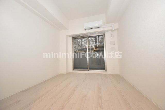 エスリード大阪ドームセルカの居間・リビング