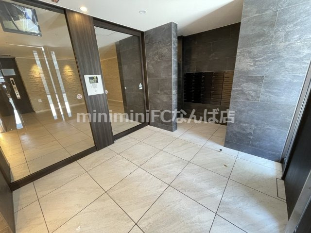 エスリード大阪ドームセルカのエントランス