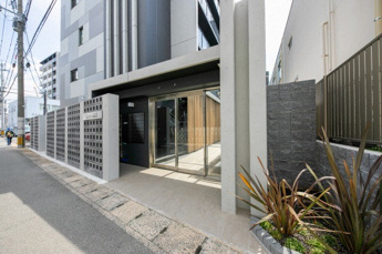 【エントランス】