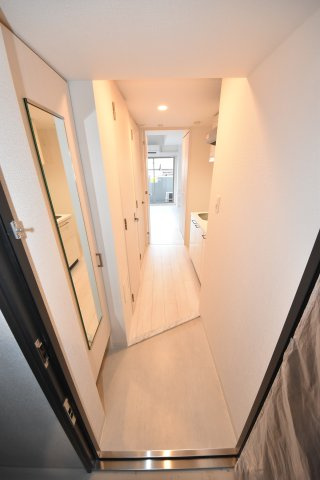 エスリード大阪リエートの玄関