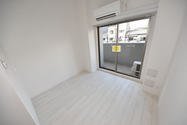 エスリード大阪リエートの居間・リビング