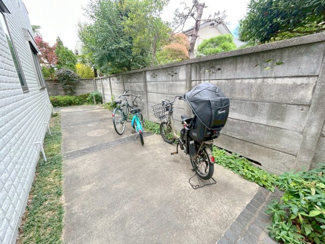 Ｌｉｎｄｅｎｂａｕｍ　Ｓｕｇｉｎａｍｉのエントランス|★安心の防犯カメラあり★