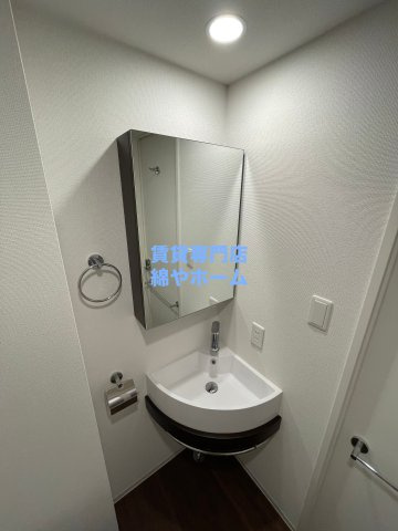 セレニテ難波プリエの独立洗面台|独立洗面化粧台が付いています