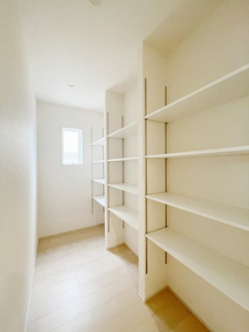 新築戸建・新築建売　飯坂町湯野字毛字【長期優良住宅】湯野小・西根中の収納|キッチンもリビングも片付く、容量たっぷりの収納スペース！