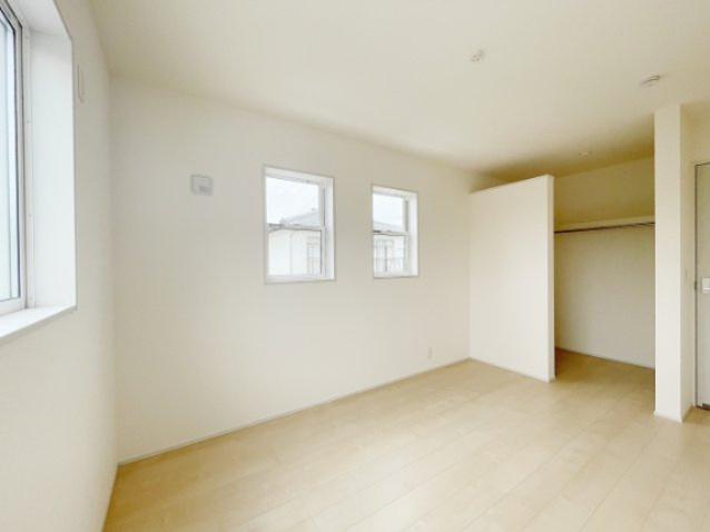 新築戸建・新築建売　飯坂町湯野字毛字【長期優良住宅】湯野小・西根中の洋室|全室収納完備なのでいつでもお部屋をすっきり保てます！