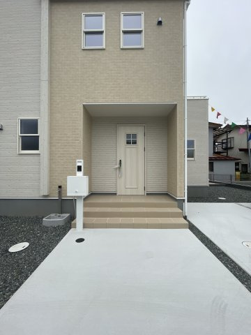 新築戸建・新築建売　飯坂町湯野字毛字【長期優良住宅】湯野小・西根中の玄関