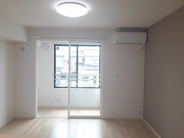 【居間・リビング】