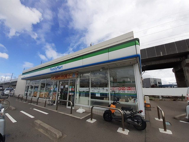 メゾン・ド・アベニール　Ⅲの周辺|ファミリーマート女池上山一丁目まで545m