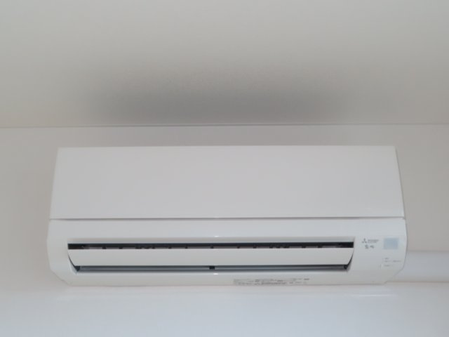 【冷暖房・空調設備】 | 北見市北央町１１０番地１０３、１１０番地１０２　平家建中古売家 | エアコン