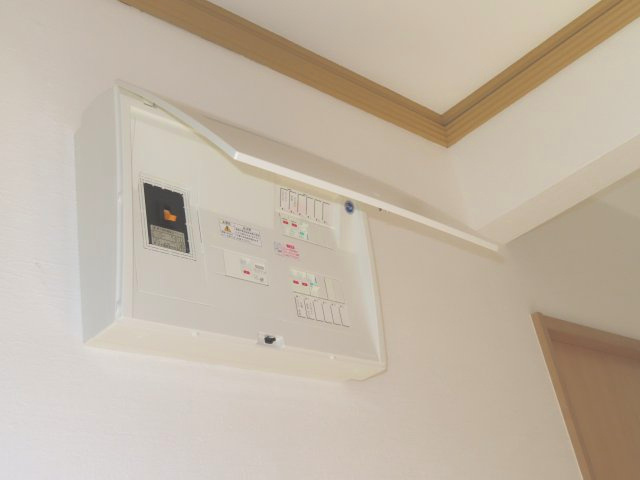 【発電・温水設備】 | 北見市北央町１１０番地１０３、１１０番地１０２　平家建中古売家 | ブレーカー