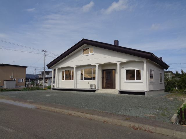 【駐車場】 | 北見市北央町１１０番地１０３、１１０番地１０２　平家建中古売家 | 駐車場5台駐車可