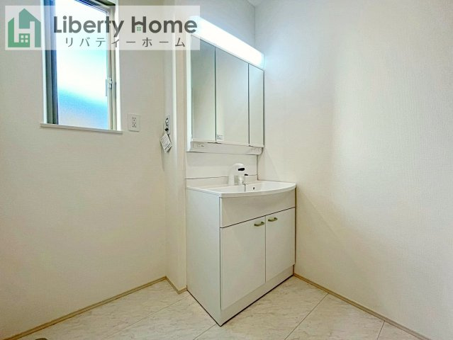 守谷市薬師台7丁目　新築戸建　A号棟の独立洗面台