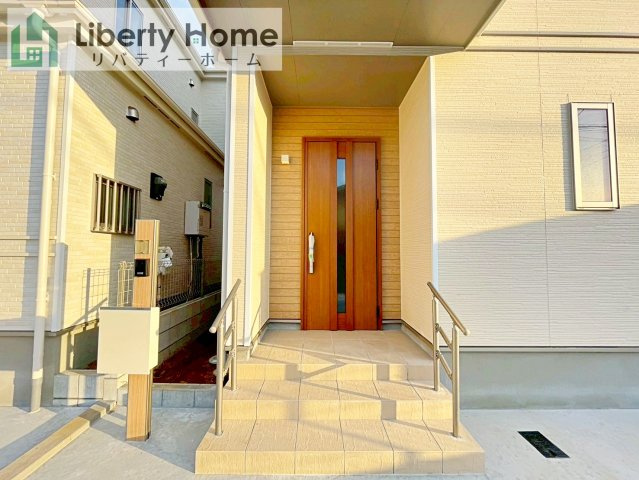 守谷市薬師台7丁目　新築戸建　A号棟のエントランス
