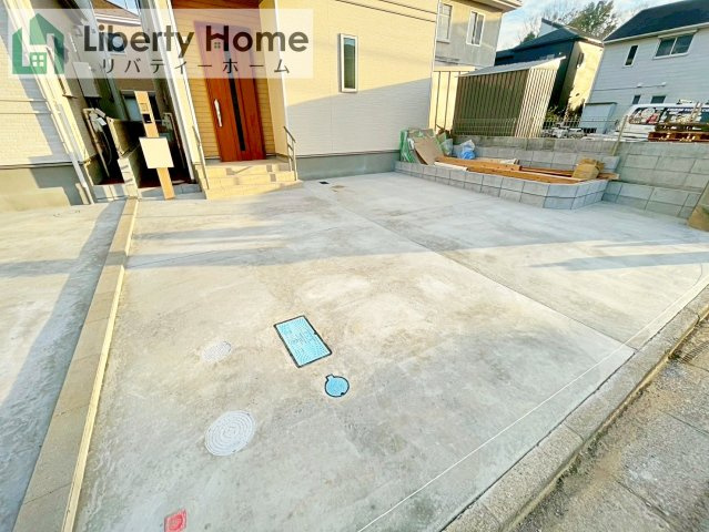 守谷市薬師台7丁目　新築戸建　A号棟の駐車場