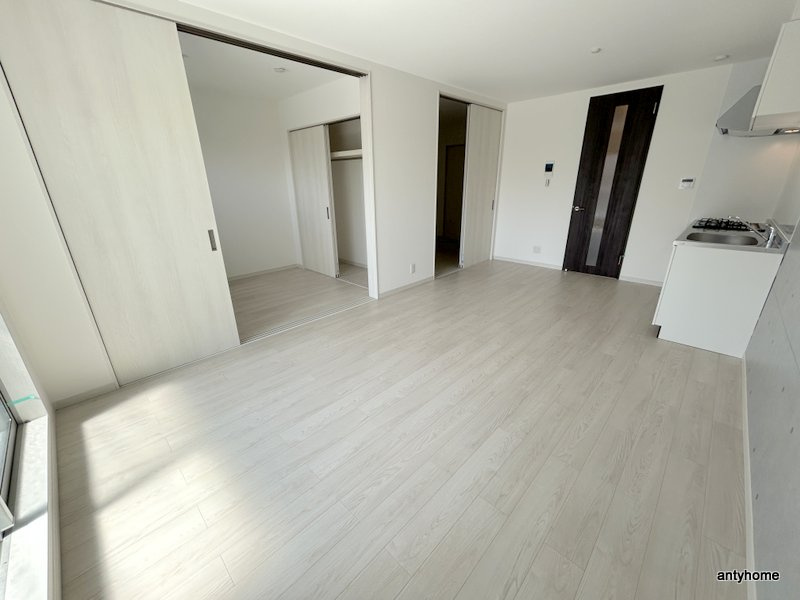 FeLiciare HANATEN 仲介手数料無料の居間・リビング